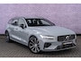 Volvo V60 2.0 T6 Plug-in hybrid AWD Plus Dark | Harman Kardon Audio | Trekhaak | Stoel- / Stuurverwarming Voor + Achter | 360 Camera | Adaptive Cruise | Long Range | Google | Carplay | Dodehoekdetectie