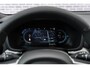 Volvo V60 2.0 T6 Plug-in hybrid AWD Plus Dark | Harman Kardon Audio | Trekhaak | Stoel- / Stuurverwarming Voor + Achter | 360 Camera | Adaptive Cruise | Long Range | Google | Carplay | Dodehoekdetectie