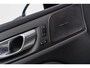 Volvo V60 2.0 T6 Plug-in hybrid AWD Plus Dark | Harman Kardon Audio | Trekhaak | Stoel- / Stuurverwarming Voor + Achter | 360 Camera | Adaptive Cruise | Long Range | Google | Carplay | Dodehoekdetectie