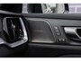Volvo V60 2.0 T6 Plug-in hybrid AWD Plus Dark | Harman Kardon Audio | Trekhaak | Stoel- / Stuurverwarming Voor + Achter | 360 Camera | Adaptive Cruise | Long Range | Google | Carplay | Dodehoekdetectie