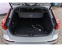 Volvo V60 2.0 T6 Plug-in hybrid AWD Plus Dark | Harman Kardon Audio | Trekhaak | Stoel- / Stuurverwarming Voor + Achter | 360 Camera | Adaptive Cruise | Long Range | Google | Carplay | Dodehoekdetectie
