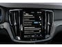 Volvo V60 2.0 T6 Plug-in hybrid AWD Plus Dark | Harman Kardon Audio | Trekhaak | Stoel- / Stuurverwarming Voor + Achter | 360 Camera | Adaptive Cruise | Long Range | Google | Carplay | Dodehoekdetectie