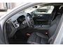 Volvo V60 T6 Plug-in hybrid AWD Essential | Adaptieve Cruise Control Met Stuurhulp | BLIS Dodehoekdetectie | 19 inch lichtmetalen velgen | Verwarmbare Voor- en Achterstoelen | Stuurwielverwarming | Automatisch Dimmende Binnen- en Buitenspiegels | Park Assist Voor & Achter incl. Parkeercamera | Google Services | Elektrisch Verstelbare Lendensteun Met 2-Weg Verstelling