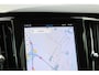 Volvo V60 T6 Plug-in hybrid AWD Essential | Adaptieve Cruise Control Met Stuurhulp | BLIS Dodehoekdetectie | 19 inch lichtmetalen velgen | Verwarmbare Voor- en Achterstoelen | Stuurwielverwarming | Automatisch Dimmende Binnen- en Buitenspiegels | Park Assist Voor & Achter incl. Parkeercamera | Google Services | Elektrisch Verstelbare Lendensteun Met 2-Weg Verstelling