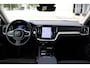 Volvo V60 T6 Plug-in hybrid AWD Essential | Adaptieve Cruise Control Met Stuurhulp | BLIS Dodehoekdetectie | 19 inch lichtmetalen velgen | Verwarmbare Voor- en Achterstoelen | Stuurwielverwarming | Automatisch Dimmende Binnen- en Buitenspiegels | Park Assist Voor & Achter incl. Parkeercamera | Google Services | Elektrisch Verstelbare Lendensteun Met 2-Weg Verstelling