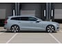 Volvo V60 T6 Plug-in hybrid AWD Essential | Adaptieve Cruise Control Met Stuurhulp | BLIS Dodehoekdetectie | 19 inch lichtmetalen velgen | Verwarmbare Voor- en Achterstoelen | Stuurwielverwarming | Automatisch Dimmende Binnen- en Buitenspiegels | Park Assist Voor & Achter incl. Parkeercamera | Google Services | Elektrisch Verstelbare Lendensteun Met 2-Weg Verstelling