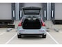 Volvo V60 T6 Plug-in hybrid AWD Essential | Adaptieve Cruise Control Met Stuurhulp | BLIS Dodehoekdetectie | 19 inch lichtmetalen velgen | Verwarmbare Voor- en Achterstoelen | Stuurwielverwarming | Automatisch Dimmende Binnen- en Buitenspiegels | Park Assist Voor & Achter incl. Parkeercamera | Google Services | Elektrisch Verstelbare Lendensteun Met 2-Weg Verstelling