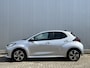 Toyota Yaris 1.5 Hybrid 115 Dynamic Comfort Pack PDC Stoelverwarming stuurverwarming Dodehoek detectie