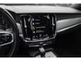 Volvo V90 2.0 D3 R-Design / Trekhaak / Panoramadak / Camera / Head-up / Leder / 19'' / Standverwarming / Dodehoek / Stuur+Stoelverwarming / Elektr. achterklep / ACC