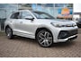 Volkswagen Tiguan R-Line Edition - eHybrid | 'App-Connect' draadloze smartphone integratie | Automatische afstandsregeling (Adaptive Cruise Control) | Black Style Pakket
