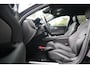Volvo V60 2.0 T6 Plug-in hybrid AWD Plus Dark | 360* Camera| Harman Kardon audiosysteem| Stoelverwarming voor + achter| Stuurwielverwarming| Verwarmbare voorruit| Semi- elektrisch inklapbare trekhaak|