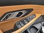 BMW 3-Serie 318i High Executive | M Sport Pack | PDC+Camera | Climate | Panoramadak | Leder |