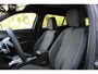Peugeot 2008 1.2 Hybrid 136 Allure | Incl. 12 maanden Garantie | 360* Camera | Keyless entry/start | Adaptive cruise | Draadloze telefoonlader | Navigatie | Dodehoeksensoren | Lane assist | Climate controle | Virtual cockpit | Schakelmogelijkheid aan stuurwiel | Apple CarPlay/Android Auto | 17 Inch LMV | LED Koplampen | Zwarte hemelbekleding |