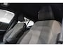 Volvo XC40 B4 Plus Dark Mild Hybrid 197pk | 2000 kg trekgewicht | Trekhaak | Stuur & Stoelverwarming | Pilot Assist | Elektrische Achterklep | Elektrische Stoelen | Google Services | Harman Kardon |