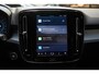 Volvo XC40 B4 Plus Dark Mild Hybrid 197pk | 2000 kg trekgewicht | Trekhaak | Stuur & Stoelverwarming | Pilot Assist | Elektrische Achterklep | Elektrische Stoelen | Google Services | Harman Kardon |