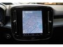 Volvo XC40 B4 Plus Dark Mild Hybrid 197pk | 2000 kg trekgewicht | Trekhaak | Stuur & Stoelverwarming | Pilot Assist | Elektrische Achterklep | Elektrische Stoelen | Google Services | Harman Kardon |