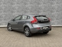 Volvo V40 T2 Base | 2 liter | 120PK | 17'' Velgen | All seasonbanden | Airco | Audio bediening op stuurwiel |