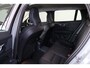 Volvo V60 T6 Recharge AWD Plus Dark - IntelliSafe Assist & Surround - Harman/Kardon audio - Parkeercamera achter - Verwarmde voorstoelen, stuur & achterbank - Parkeersensoren voor & achter - Elektr. bedienb. voorstoelen met geheugen - 18' LMV