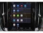 Volvo V60 T6 Recharge AWD Plus Dark - IntelliSafe Assist & Surround - Harman/Kardon audio - Parkeercamera achter - Verwarmde voorstoelen, stuur & achterbank - Parkeersensoren voor & achter - Elektr. bedienb. voorstoelen met geheugen - 18' LMV