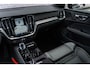 Volvo V60 2.0 T6 Plug-in hybrid AWD Plus Dark | Trekhaak | Harman Kardon | 360º Camera | Verwarmbare voorruit | Stoel- / Stuurverwarming Voor + Achter | Adaptive Cruise | Dodehoekdetectie | Verwarmbare voorruit | Power seats