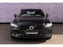 Volvo V60 2.0 T6 Plug-in hybrid AWD Plus Dark | Trekhaak | Harman Kardon | 360º Camera | Verwarmbare voorruit | Stoel- / Stuurverwarming Voor + Achter | Adaptive Cruise | Dodehoekdetectie | Verwarmbare voorruit | Power seats