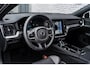 Volvo V60 2.0 T6 Plug-in hybrid AWD Plus Dark | Trekhaak | Harman Kardon | 360º Camera | Verwarmbare voorruit | Stoel- / Stuurverwarming Voor + Achter | Adaptive Cruise | Dodehoekdetectie | Verwarmbare voorruit | Power seats