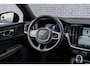 Volvo V60 2.0 T6 Plug-in hybrid AWD Plus Dark | Trekhaak | Harman Kardon | 360º Camera | Verwarmbare voorruit | Stoel- / Stuurverwarming Voor + Achter | Adaptive Cruise | Dodehoekdetectie | Verwarmbare voorruit | Power seats