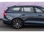 Volvo V60 2.0 T6 Plug-in hybrid AWD Plus Dark | Trekhaak | Harman Kardon | 360º Camera | Verwarmbare voorruit | Stoel- / Stuurverwarming Voor + Achter | Adaptive Cruise | BLIS | Verwarmbare voorruit | Power seats