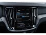 Volvo V60 2.0 T6 Plug-in hybrid AWD Plus Dark | Trekhaak | Harman Kardon | 360º Camera | Verwarmbare voorruit | Stoel- / Stuurverwarming Voor + Achter | Adaptive Cruise | BLIS | Verwarmbare voorruit | Power seats
