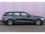 Volvo V60 2.0 T6 Plug-in hybrid AWD Plus Dark | Trekhaak | Harman Kardon | 360º Camera | Verwarmbare voorruit | Stoel- / Stuurverwarming Voor + Achter | Adaptive Cruise | BLIS | Verwarmbare voorruit | Power seats
