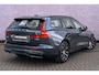 Volvo V60 2.0 T6 Plug-in hybrid AWD Plus Dark | Trekhaak | Harman Kardon | 360º Camera | Verwarmbare voorruit | Stoel- / Stuurverwarming Voor + Achter | Adaptive Cruise | BLIS | Verwarmbare voorruit | Power seats