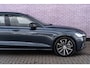 Volvo V60 2.0 T6 Plug-in hybrid AWD Plus Dark | Trekhaak | Harman Kardon | 360º Camera | Verwarmbare voorruit | Stoel- / Stuurverwarming Voor + Achter | Adaptive Cruise | BLIS | Verwarmbare voorruit | Power seats