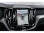 Volvo XC60 2.0 T6 Plug-in hybrid AWD Ultra Dark | Luchtvering | Harman Kardon Audio | Trekhaak | Schuif- / Kanteldak | Stoel- / Stuurverwarming Voor + Achter | 360 Camera | Adaptive Cruise | Long Range | Google | Carplay | Dodehoekdetectie
