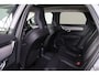 Volvo V90 T6 Recharge AWD Plus Dark - Luchtvering - Panorama/schuifdak - IntelliSafe Assist & Surround - Harman/Kardon audio - Parkeercamera achter - Verwarmde voorstoelen, stuur & achterbank - Parkeersensoren voor & achter - Elektr. bedienb. voorstoelen met geheugen - Extra getint glas - 20' LMV