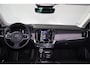 Volvo V90 T6 Recharge AWD Plus Dark - Luchtvering - Panorama/schuifdak - IntelliSafe Assist & Surround - Harman/Kardon audio - Parkeercamera achter - Verwarmde voorstoelen, stuur & achterbank - Parkeersensoren voor & achter - Elektr. bedienb. voorstoelen met geheugen - Extra getint glas - 20' LMV