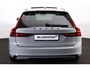Volvo V90 T6 Recharge AWD Ultra Dark - Luchtvering - Panorama/schuifdak - IntelliSafe Assist & Surround - 360º Camera - Harman/Kardon audio - Adaptieve LED koplampen - Verwarmde voorstoelen, stuur & achterbank - Parkeersensoren voor & achter - Elektr. bedienb. voorstoelen met geheugen - Head up display - 20' LMV