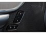 Volvo V90 T6 Recharge AWD Ultra Dark - Luchtvering - Panorama/schuifdak - IntelliSafe Assist & Surround - 360º Camera - Harman/Kardon audio - Adaptieve LED koplampen - Verwarmde voorstoelen, stuur & achterbank - Parkeersensoren voor & achter - Elektr. bedienb. voorstoelen met geheugen - Head up display - 20' LMV