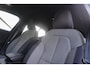 Volvo XC40 B4 Plus Dark | 2000 kg trekgewicht | Trekhaak | Stuur & Stoelverwarming | Pilot Assist | Elektrische Achterklep | Elektrische Stoelen | Google Services | Harman Kardon |