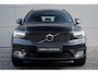 Volvo XC40 B4 Plus Dark | 2000 kg trekgewicht | Trekhaak | Stuur & Stoelverwarming | Pilot Assist | Elektrische Achterklep | Elektrische Stoelen | Google Services | Harman Kardon |