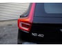 Volvo XC40 B4 Plus Dark | 2000 kg trekgewicht | Trekhaak | Stuur & Stoelverwarming | Pilot Assist | Elektrische Achterklep | Elektrische Stoelen | Google Services | Harman Kardon |