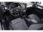 Volvo XC40 B4 Plus Dark | 2000 kg trekgewicht | Trekhaak | Stuur & Stoelverwarming | Pilot Assist | Elektrische Achterklep | Elektrische Stoelen | Google Services | Harman Kardon |