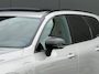 Volvo XC60 T6 Plug-in hybrid AWD Ultra Dark | Trekhaak | Panoramadak | 360 Camera | Head-up display | Stoel en stuurwielverwarming | BLIS | LED |