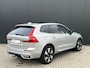 Volvo XC60 T6 Plug-in hybrid AWD Ultra Dark | Panoramadak | 360 Camera | Head-up display | Stoel en stuurwielverwarming | Trekhaak | BLIS | LED |