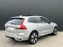 Volvo XC60 T6 Plug-in hybrid AWD Ultra Dark | Panoramadak | 360 Camera | Head-up display | Stoel en stuurwielverwarming | Trekhaak | BLIS | LED |