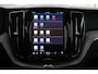 Volvo XC60 T6 Plug-in hybrid AWD Ultra Dark | Panoramadak | 360 Camera | Head-up display | Stoel en stuurwielverwarming | Trekhaak | BLIS | LED |
