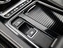 Jaguar F-Pace 2.0 Portfolio R-Sport AWD 20d 180Pk Automaat (NAVIGATIE, KEYLESS, CAMERA, GETINT GLAS, STUUR/STOELVERWARMING, LEDEREN SPORTSTOELEN, XENON, LANE ASSIST, NIEUWSTAAT)