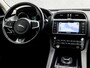 Jaguar F-Pace 2.0 Portfolio R-Sport AWD 20d 180Pk Automaat (NAVIGATIE, KEYLESS, CAMERA, GETINT GLAS, STUUR/STOELVERWARMING, LEDEREN SPORTSTOELEN, XENON, LANE ASSIST, NIEUWSTAAT)