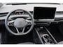 Volkswagen ID.7 Tourer Pro Business | Achterbank in ongelijke delen neerklapbaar incl. middenarmsteun en doorlaadmogelijkheid | Afstandscontrolesysteem (Front Assist), met voetgangers- en fietsersherkenning | Automatische afstandsregeling (Adaptive Cruise Control)