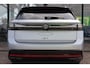 Volkswagen ID.7 Tourer Pro Business | Achterbank in ongelijke delen neerklapbaar incl. middenarmsteun en doorlaadmogelijkheid | Afstandscontrolesysteem (Front Assist), met voetgangers- en fietsersherkenning | Automatische afstandsregeling (Adaptive Cruise Control)