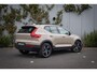 Volvo XC40 2.0 B4 Plus Dark | Adaptieve Cruise control | BLIS Dodehoek detectie | Stoel + Stuurverwarming | Keyless | Elektr. Stoelen | Memory | Trekhaak | Parkeercamera | Harman Kardon Audio